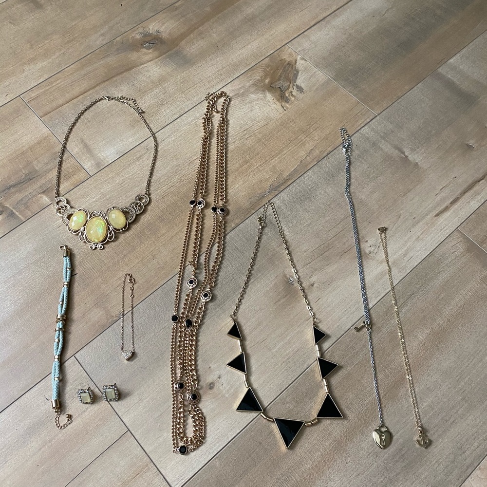 Women’s jewelry